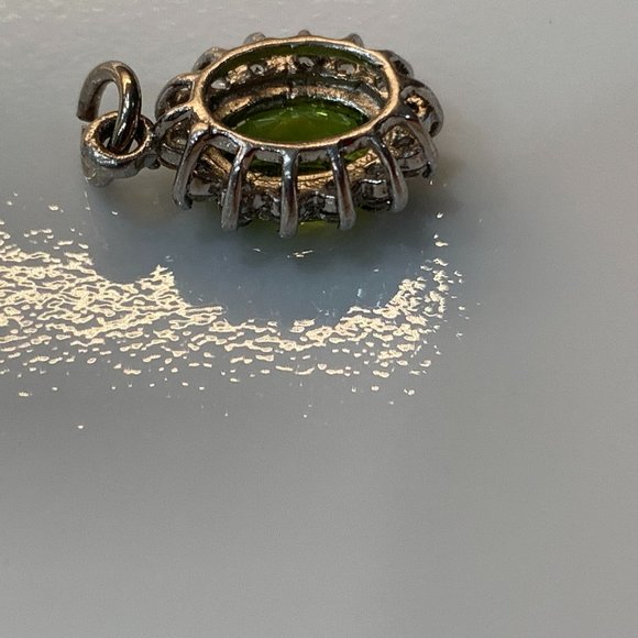 Regal Sterling Silver Pendant Including Petite Chain. - Picture 10 of 14